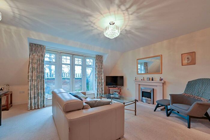 2 Bedroom Flat For Sale In Heathside Court, Bushey Heath, Bushey, Bushey Heath, WD23