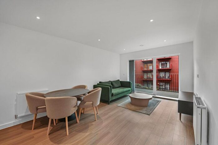 1 Bedroom Flat To Rent In Calvary Court, Woolwich, SE18