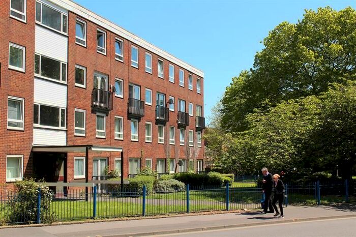 3 Bedroom Maisonette To Rent In Old Orchard, Poole, BH15