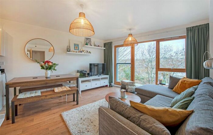 1 Bedroom Flat To Rent In Westwood Hill, London, SE26