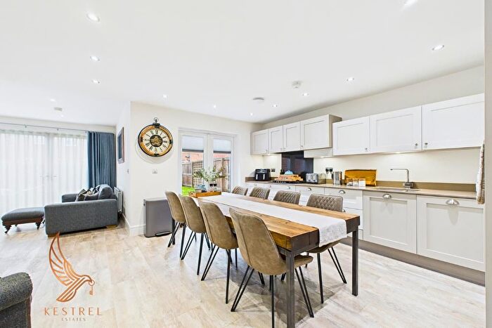 4 Bedroom Detached House For Sale In Darcy Close, Pontefract, WF8