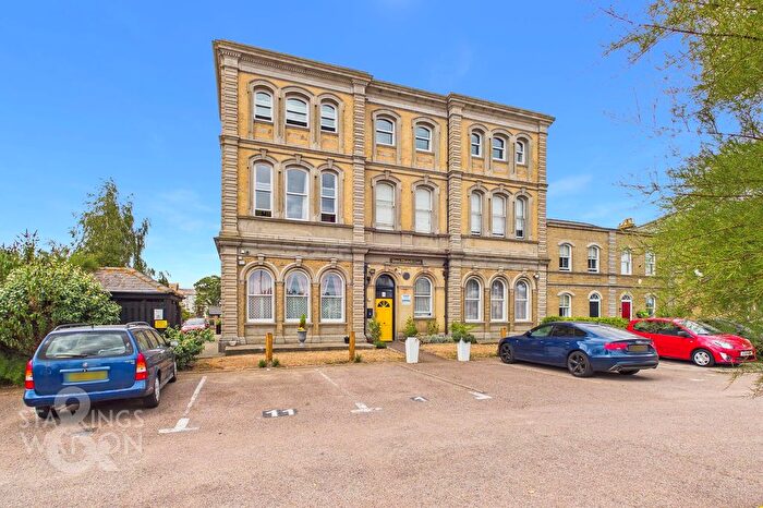 2 Bedroom Flat For Sale In Kings Road, Great Yarmouth, NR30
