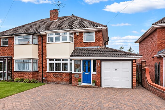 3 Bedroom Semi-Detached House For Sale In Hampton Close, Worcester., WR2