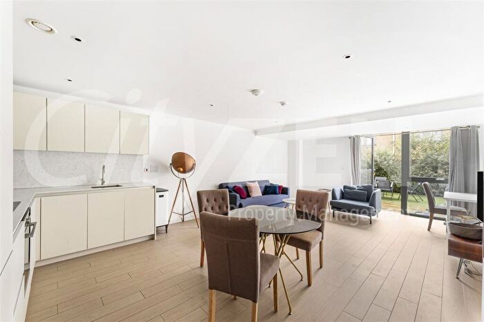 1 Bedroom Flat To Rent In Packington Square, London, N1