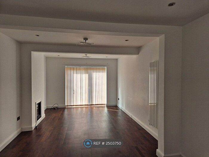 3 Bedroom Semi-Detached House To Rent In Harborne Close, Watford, WD19