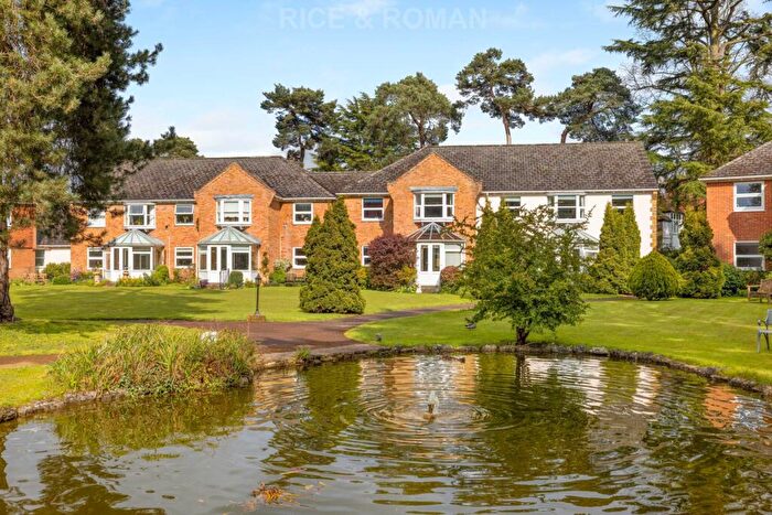 2 Bedroom Retirement Property To Rent In Fairlawn, Weybridge, KT13