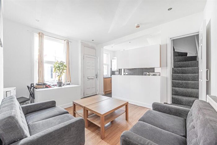 4 Bedroom Terraced House To Rent In Harold Road, Hyde Park, LS6