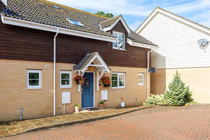 3 Bedroom End Of Terrace House For Sale In Hillside, Chedgrave, Norwich, NR14