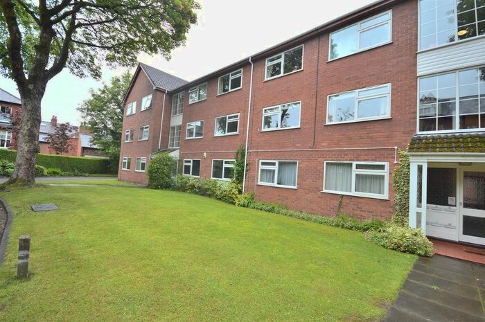 2 Bedroom Flat To Rent In Brooklands Crescent, Sale M33