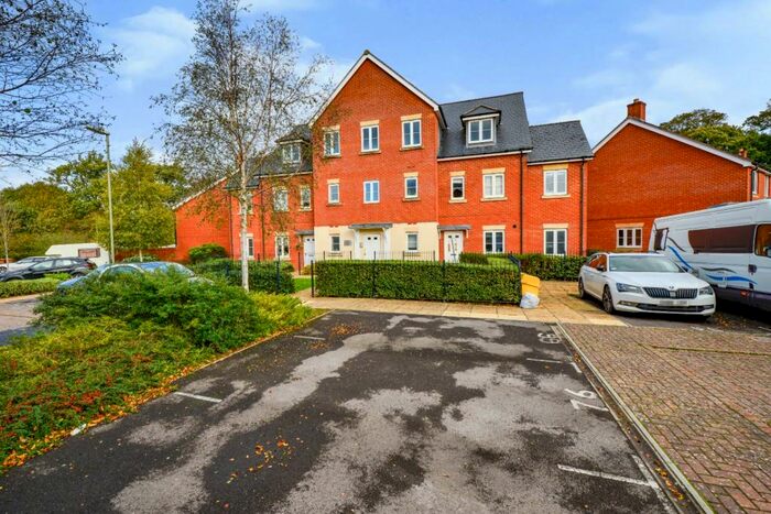 1 Bedroom Flat To Rent In Freemantle Road, Romsey, SO51