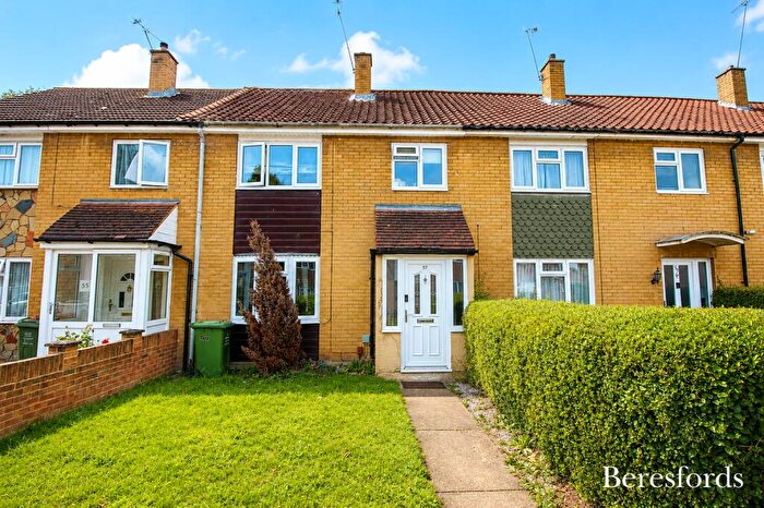 3 Bedroom Terraced House To Rent In Long Lynderswood, SS15