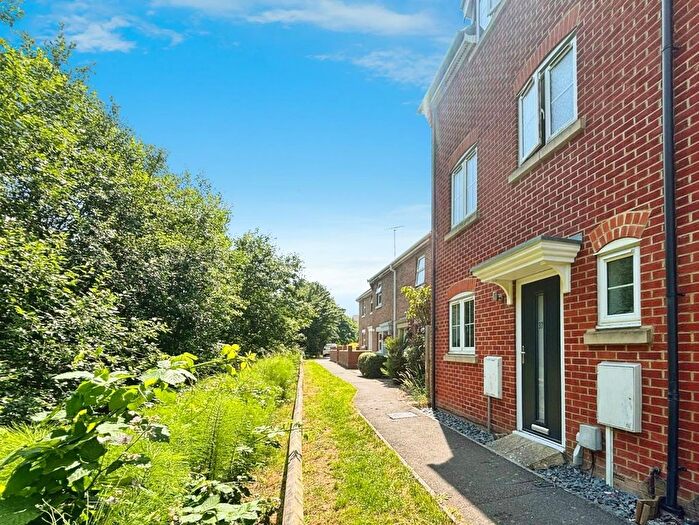 3 Bedroom End Terrace House For Sale In Deyley Way, Ashford, TN23