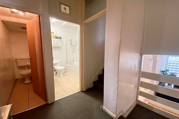4 Bedroom Flat To Rent In Longshore, Deptford, SE8