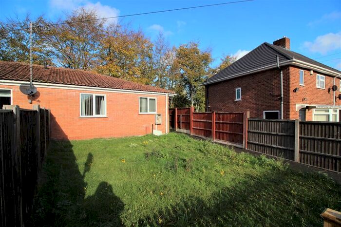 2 Bedroom Semi-Detached Bungalow To Rent In Hazel Road, Ollerton, Newark, NG22