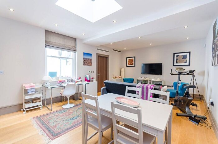 1 Bedroom Flat For Sale In Dorset Square, Marylebone, London, NW1