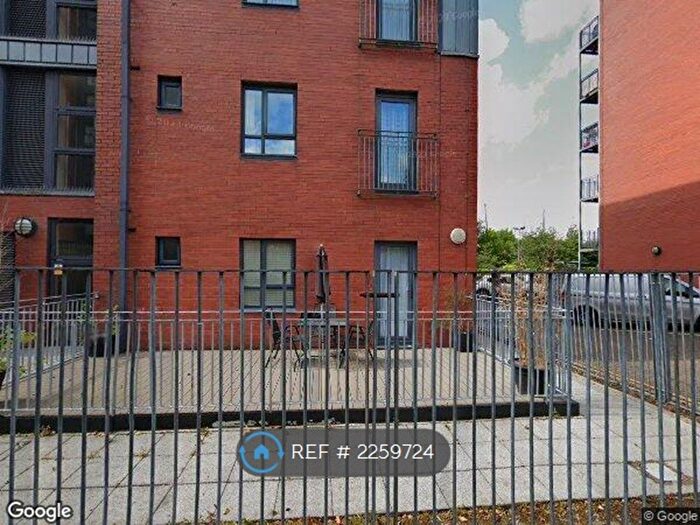 2 Bedroom Flat To Rent In The Waterfront, Manchester, M11