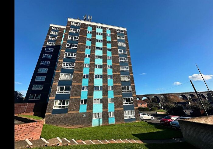 2 Bedroom Flat To Rent In St. Cecilia Close, Kidderminster, DY10