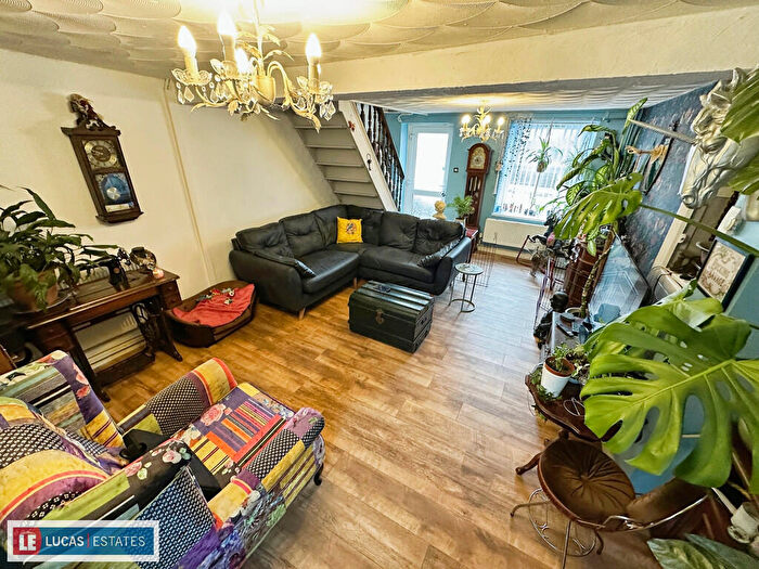 2 Bedroom Cottage For Sale In Merthyr Road, Glynneath, Neath, SA11