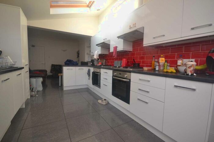 7 Bedroom Terraced House To Rent In Blenheim Road, Reading, RG1