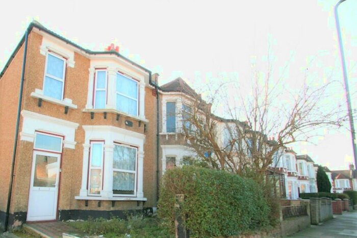 4 Bedroom End Of Terrace House To Rent In Staines Road, Ilford, IG1