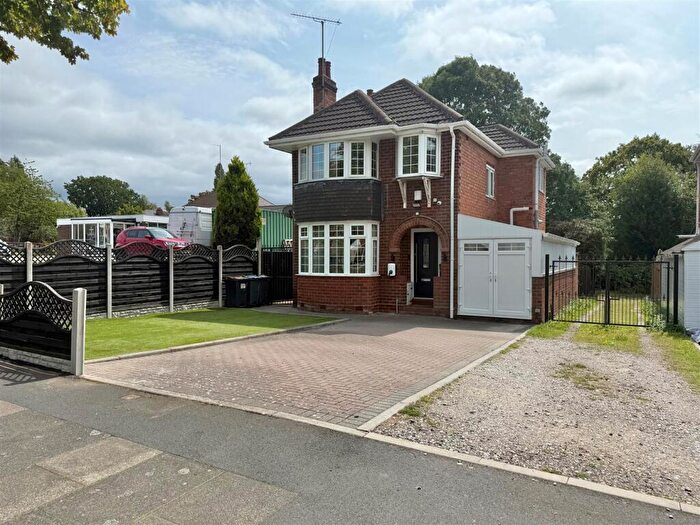 3 Bedroom Detached House For Sale In Ridgacre Road, Quinton, Birmingham, B32