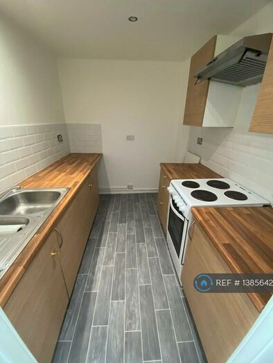 3 Bedroom Flat To Rent In Greenhill Road, Mossley Hill, Liverpool, L18