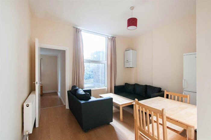 1 Bedroom Flat To Rent In Churchfield Road, London, W3