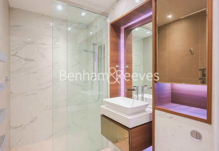 2 Bedroom Apartment To Rent In Neroli House, Piazza Walk, E1