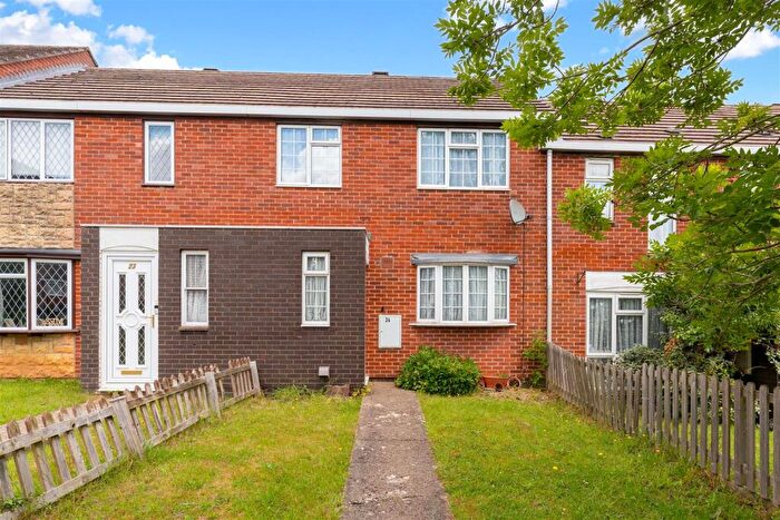 3 Bedroom Terraced House For Sale In Ironstones, Banbury, OX16