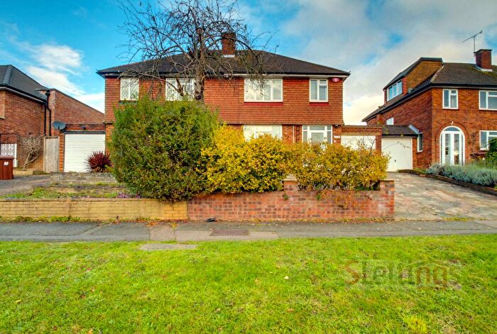 3 Bedroom Semi-Detached House To Rent In Park Avenue, Bushey, WD23