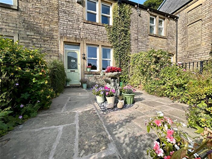 2 Bedroom Terraced House For Sale In Hill End Road, Delph, Saddleworth, OL3