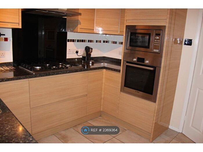 3 Bedroom Detached House To Rent In Bergamot Place, Oxford, OX4