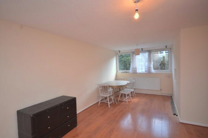 3 Bedroom Maisonette To Rent In Paulet Road, Camberwell, London, SE5