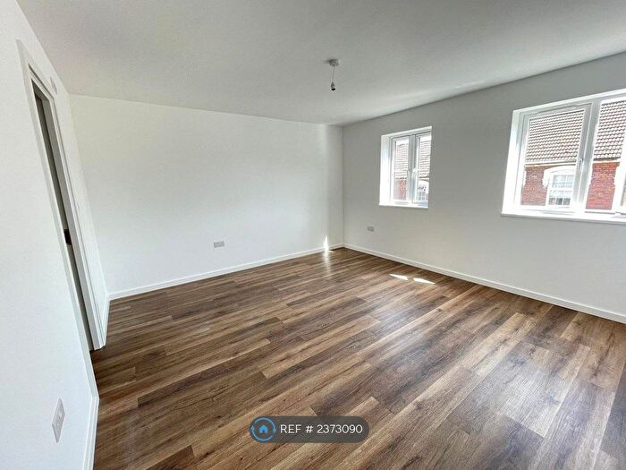 2 Bedroom Flat To Rent In Cornflower House, Luton, LU1