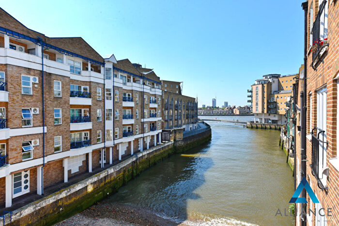 2 Bedroom Apartment For Sale In Creek House, Narrow Street, Limehouse, London, E14