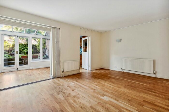 1 Bedroom Flat To Rent In Blenheim Crescent, Notting Hill, London, W11