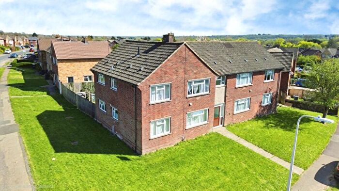 2 Bedroom Apartment For Sale In Gaywood Drive, Newbury, Berkshire, RG14