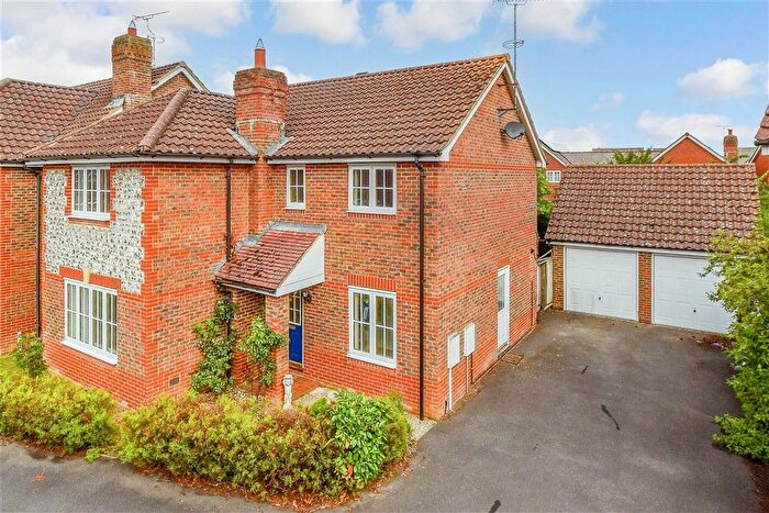4 Bedroom Detached House For Sale In Barn Meadow, Staplehurst, Kent, TN12