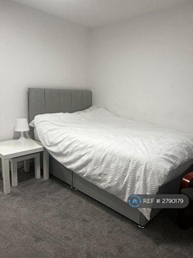 Studio To Rent In Goldney Road, Camberley, GU15