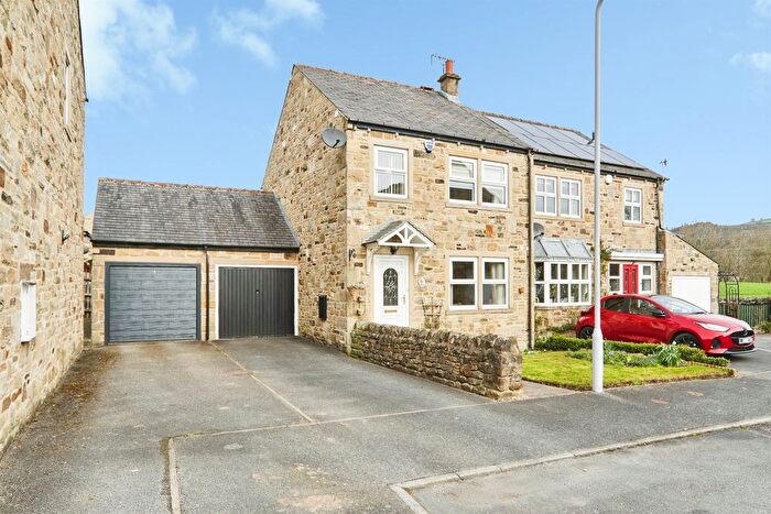 3 Bedroom Semi Detached House For Sale In The Fairways, Low Utley, Keighley, BD20