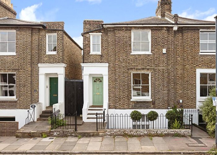 3 Bedroom Semi Detached House For Sale In Guildford Grove, London, SE10