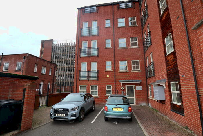2 Bedroom Flat To Rent In Wesleyan Court, Lincoln, LN2