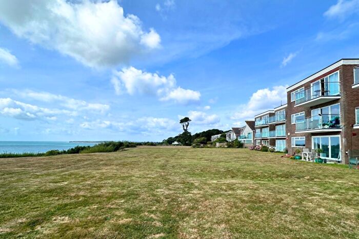 2 Bedroom Flat To Rent In Arundel Way, Highcliffe, Dorset., BH23