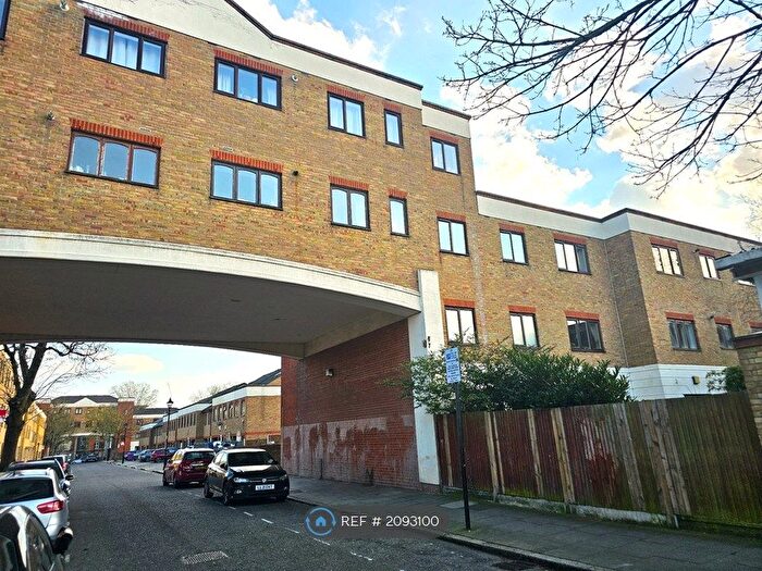 2 Bedroom Flat To Rent In Hewison Street, London, E3