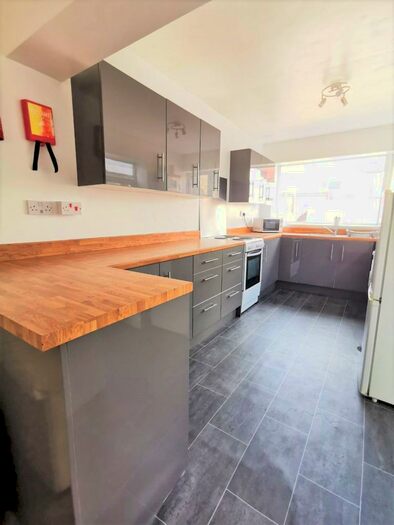 5 Bedroom House To Rent In Marlborough Road, Brynmill, Swansea, SA2