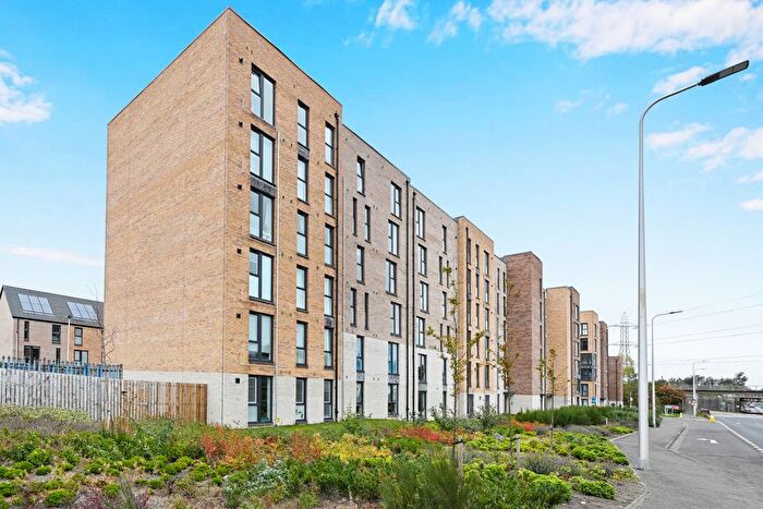 3 Bedroom Flat For Sale In / Cunningham Square, Edinburgh, EH15