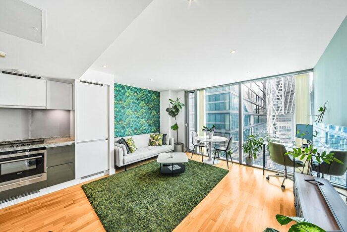 1 Bedroom Apartment To Rent In Landmark West Tower London, E14