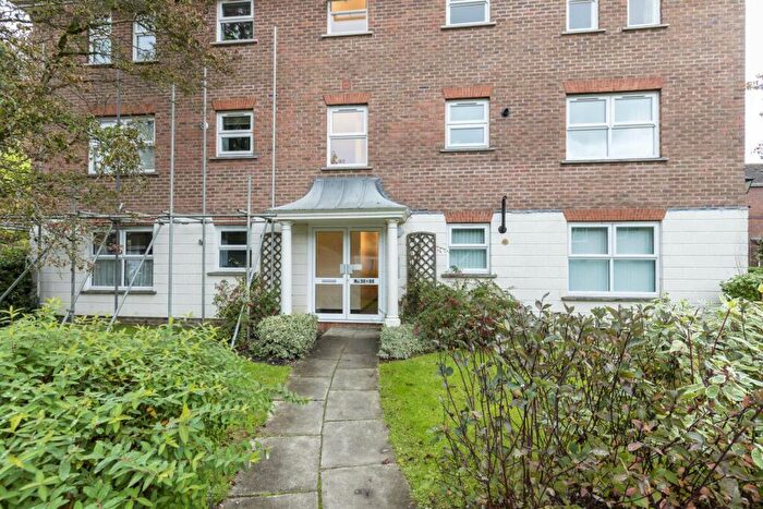 2 Bedroom Flat For Sale In Greenacres, North Parade, RH12