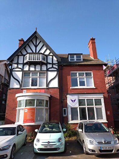 2 Bedroom Flat To Rent In Clifton Drive South, Lytham St. Annes, Lancashire, FY8