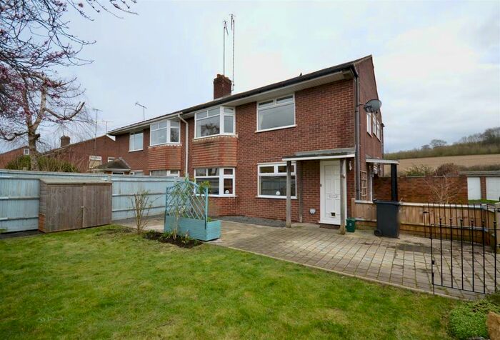 2 Bedroom Maisonette To Rent In Bourne End Lane, Hemel Hempstead, Hertfordshire, HP1